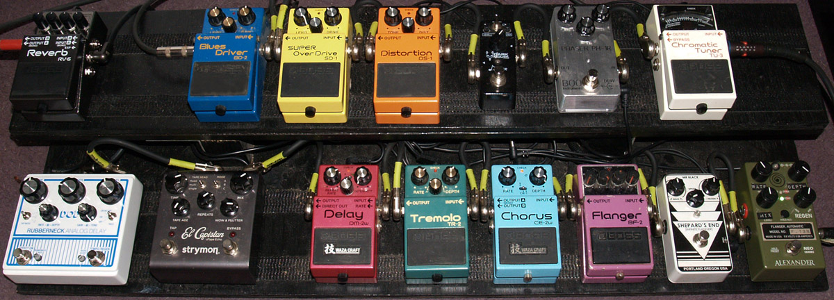 PedalBoardAug22R.jpg